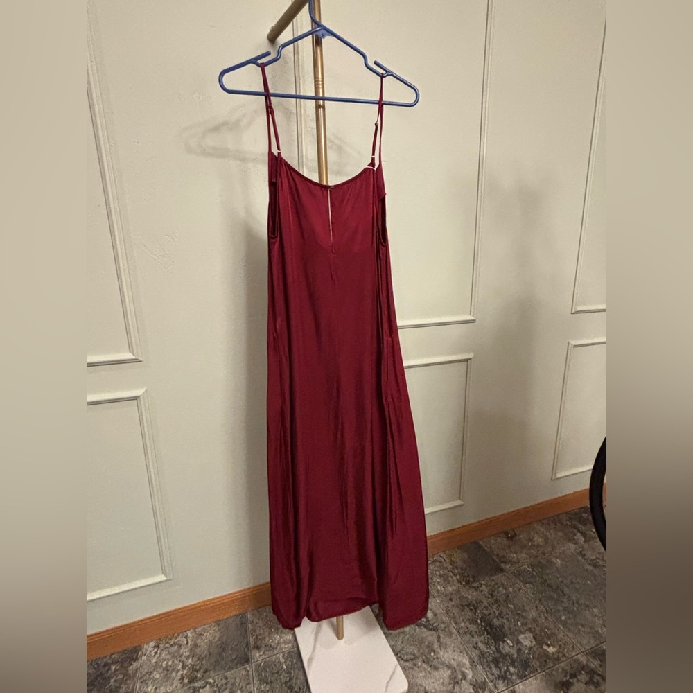 Halara Satin Dress Large NWT RARE Red Elegant with Keyhole Back. MSRP $62.95 - Picture 4 of 4